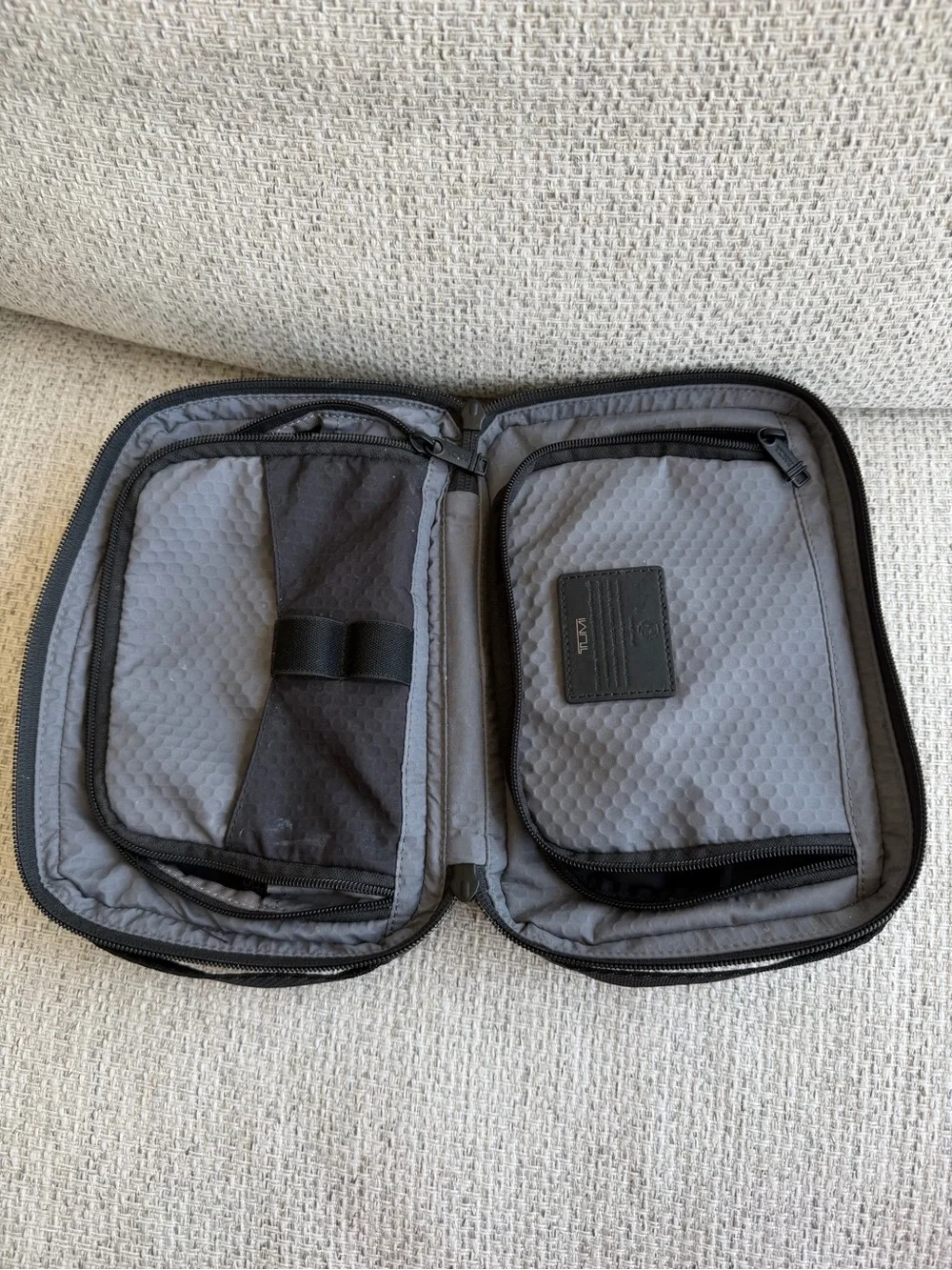 Tumi Alpha Bravo travel Kit